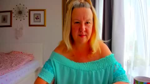 Snapshot of blonde_angel20 chatting on July 5, 2026, 3:19 pm Nicole online show from July 5, 2026, 3:19 pm