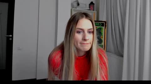 blonde_godess1 online show from October 19, 2025, 8:31 pm