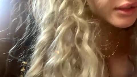 Snapshot of blonde_lover401832 chatting on October 29, 2025, 12:51 pm blonde_lover401832 online show from October 29, 2025, 12:51 pm