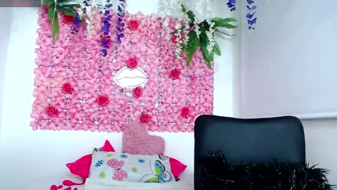 blonde_squirt_ online show from January 8, 2025, 11:41 pm