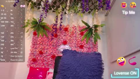 blonde_squirt_ online show from January 12, 2026, 11:21 pm