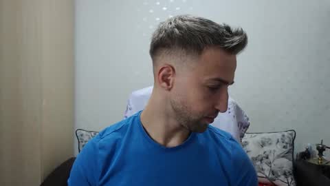 Mr Blond online show from November 14, 2025, 7:01 pm