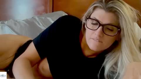 Snapshot of blondechristine99 chatting on July 10, 2026, 1:25 pm blondechristine99 online show from July 10, 2026, 1:25 pm
