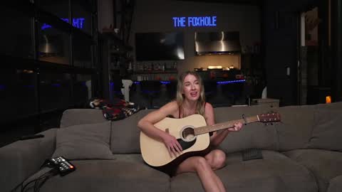 blondefoxsilverfox online show from November 4, 2025, 3:11 pm