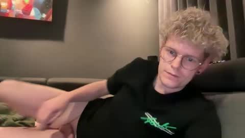 Sven online show from November 22, 2025, 9:36 pm