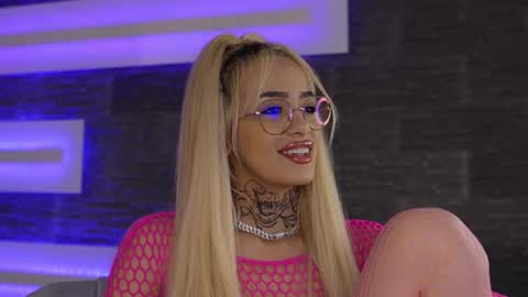 blondie_muller online show from November 21, 2025, 9:02 pm