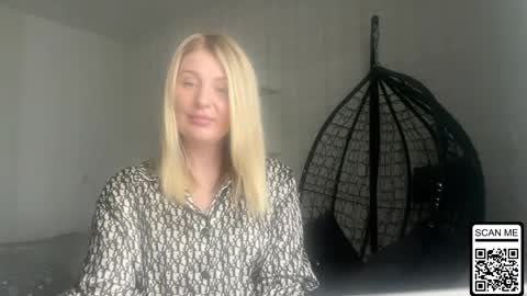 blondie_xoxoxo online show from April 18, 2026, 1:48 pm