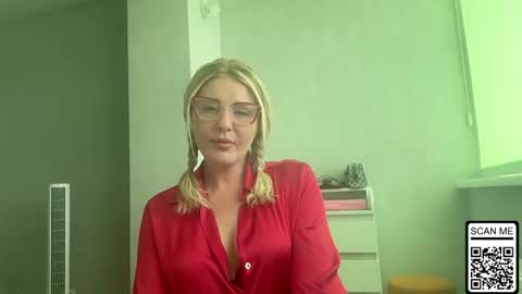 Snapshot of blondie_xoxoxo chatting on July 17, 2026, 4:56 pm blondie_xoxoxo online show from July 17, 2026, 4:56 pm