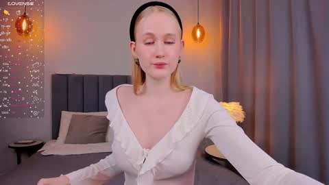 Mia online show from February 5, 2025, 4:25 pm