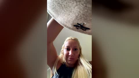 blondiesexxyy online show from January 18, 2026, 8:01 pm