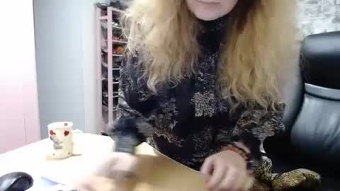 Snapshot of blondmilfs chatting on January 15, 2025, 3:11 am BlondMILfs online show from January 15, 2025, 3:11 am