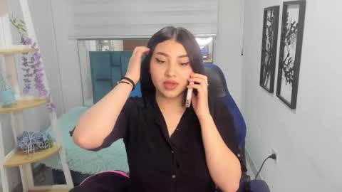 Snapshot of bloom_winxx chatting on February 10, 2026, 2:37 am bloom_winxx online show from February 10, 2026, 2:37 am