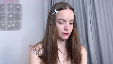 bloomyblue online show from June 12, 2026, 8:52 pm