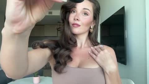 Snapshot of bloomyogi chatting on May 28, 2026, 7:22 pm Emma Bloom online show from May 28, 2026, 7:22 pm