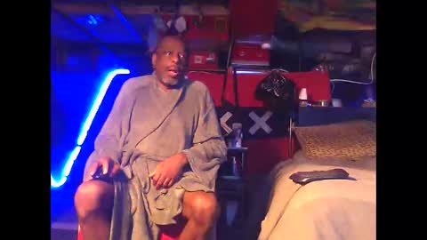 Snapshot of blowfly chatting on November 22, 2025, 5:12 pm BLOWFLY online show from November 22, 2025, 5:12 pm