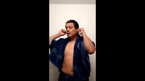 blue17562 online show from April 17, 2026, 4:15 am