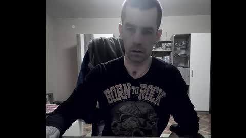 Snapshot of blue_eyed_wolf chatting on February 13, 2026, 7:43 pm Runaway online show from February 13, 2026, 7:43 pm
