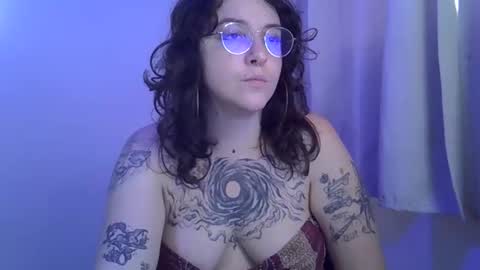 blue_liz online show from October 3, 2025, 6:27 pm
