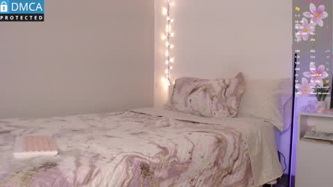 Snapshot of blue_nebula chatting on February 2, 2026, 12:59 pm Blue online show from February 2, 2026, 12:59 pm