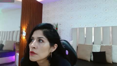 blue_tay1 online show from November 13, 2025, 12:04 pm