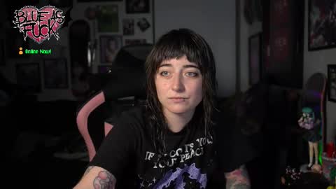 Blue online show from December 23, 2025, 1:36 am