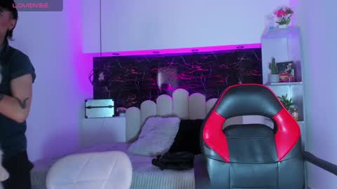            online show from February 28, 2025, 5:59 pm