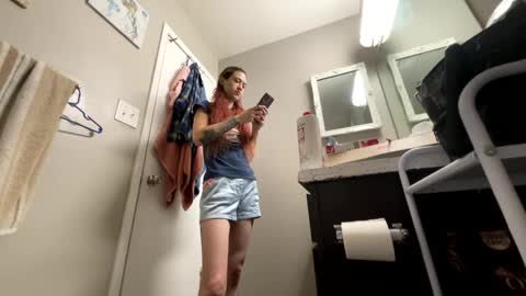 Snapshot of bluebloodednorsewitch chatting on October 9, 2025, 2:26 pm bluebloodednorsewitch online show from October 9, 2025, 2:26 pm