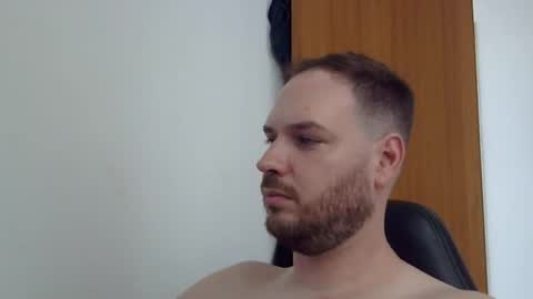 Blue online show from October 15, 2025, 6:19 pm