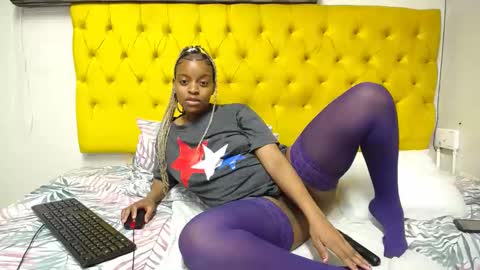 Snapshot of bluedi622952 chatting on February 22, 2025, 7:47 pm Tee online show from February 22, 2025, 7:47 pm