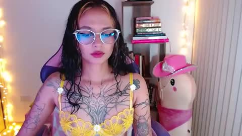 Im Abril .. Nice to meet you  thumb up me please its important  INDEPENDENT MODEL online show from September 26, 2025, 12:47 am
