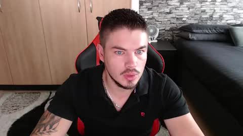 blueeyeboy0 online show from February 10, 2025, 8:31 am