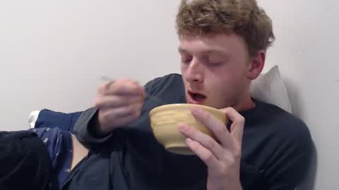 blue eyed twink online show from February 3, 2026, 3:48 am