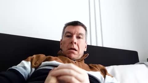 blueeyesteele online show from April 13, 2026, 11:37 am