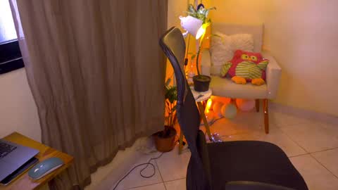 FLORAA online show from May 14, 2026, 3:19 pm