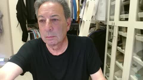 blueisles online show from February 3, 2025, 1:52 am