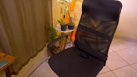 FLORAA online show from February 7, 2026, 10:19 am