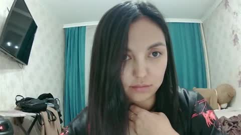Snapshot of bluesilk_sins chatting on May 13, 2026, 5:43 pm bluesilk_sins online show from May 13, 2026, 5:43 pm