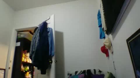 Snapshot of bluevegeta143 chatting on February 15, 2026, 10:03 am bluevegeta143 online show from February 15, 2026, 10:03 am