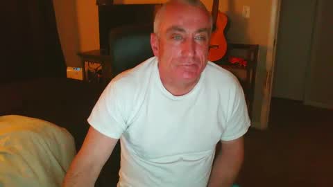 blueyesforyou2nit online show from February 26, 2025, 7:31 am