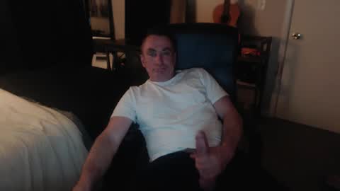 blueyesforyou2nit online show from March 7, 2025, 10:45 am