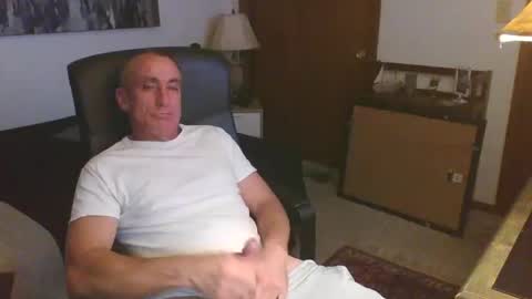 blueyesforyou2nit online show from October 3, 2025, 4:53 am