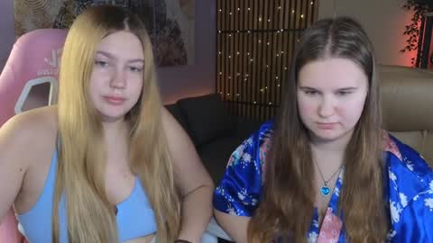 Snapshot of blush_ellie chatting on December 15, 2024, 9:13 am Ellie3 online show from December 15, 2024, 9:13 am