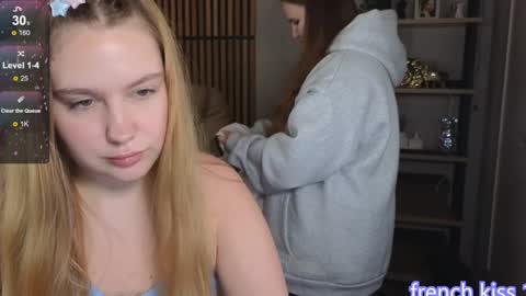 Snapshot of blush_ellie chatting on December 15, 2024, 3:20 pm Ellie3 online show from December 15, 2024, 3:20 pm