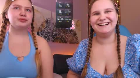 Snapshot of blush_ellie chatting on February 24, 2025, 5:42 pm Ellie3 online show from February 24, 2025, 5:42 pm