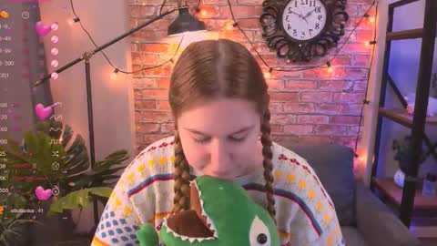 Snapshot of blush_ellie chatting on September 11, 2025, 12:05 pm Ellie3 online show from September 11, 2025, 12:05 pm