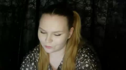 Snapshot of blushing_star chatting on October 22, 2025, 6:18 pm blushing_star online show from October 22, 2025, 6:18 pm