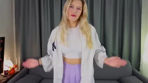 Elina  Next broadcast  online show from November 10, 2025, 3:55 pm