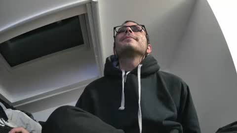 bo22222222 online show from October 13, 2025, 9:04 pm