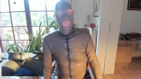 SlaveRobert online show from October 20, 2025, 12:27 pm