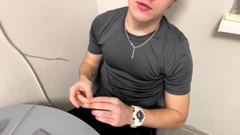 Snapshot of bob_bucks chatting on February 27, 2026, 10:21 pm bob_bucks online show from February 27, 2026, 10:21 pm